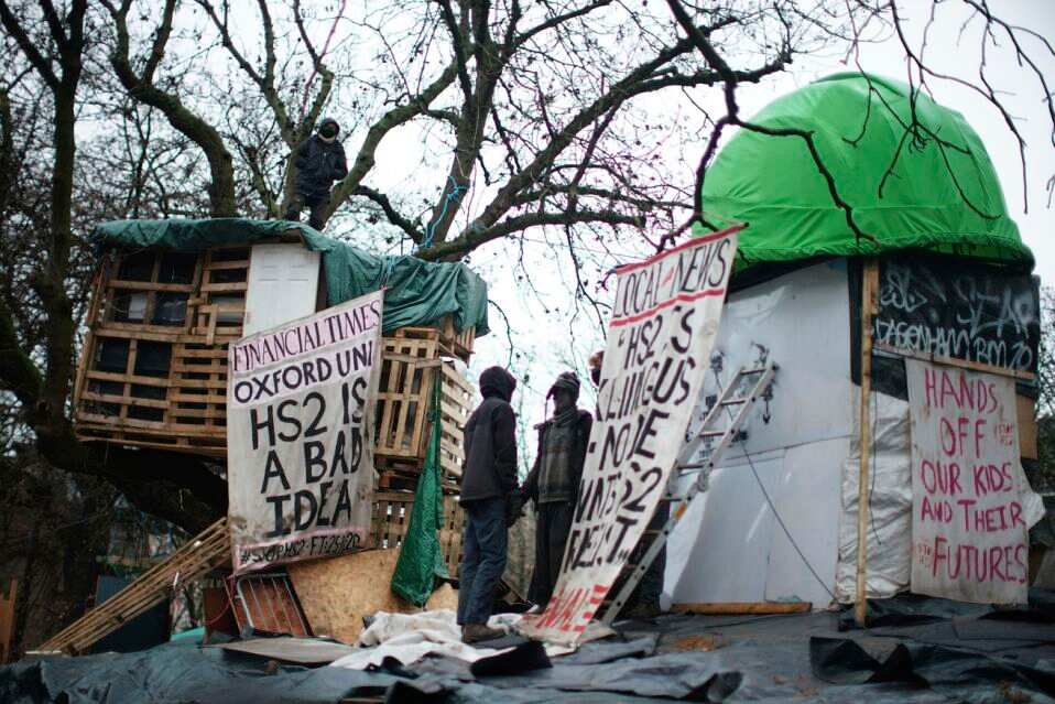 Month-long tunnel protest over new UK rail link ends Month-long tunnel protest over new UK rail link ends