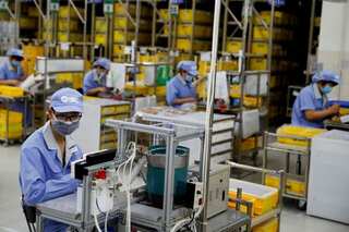 Global manufacturing faces downturn amid China's growth slowdown