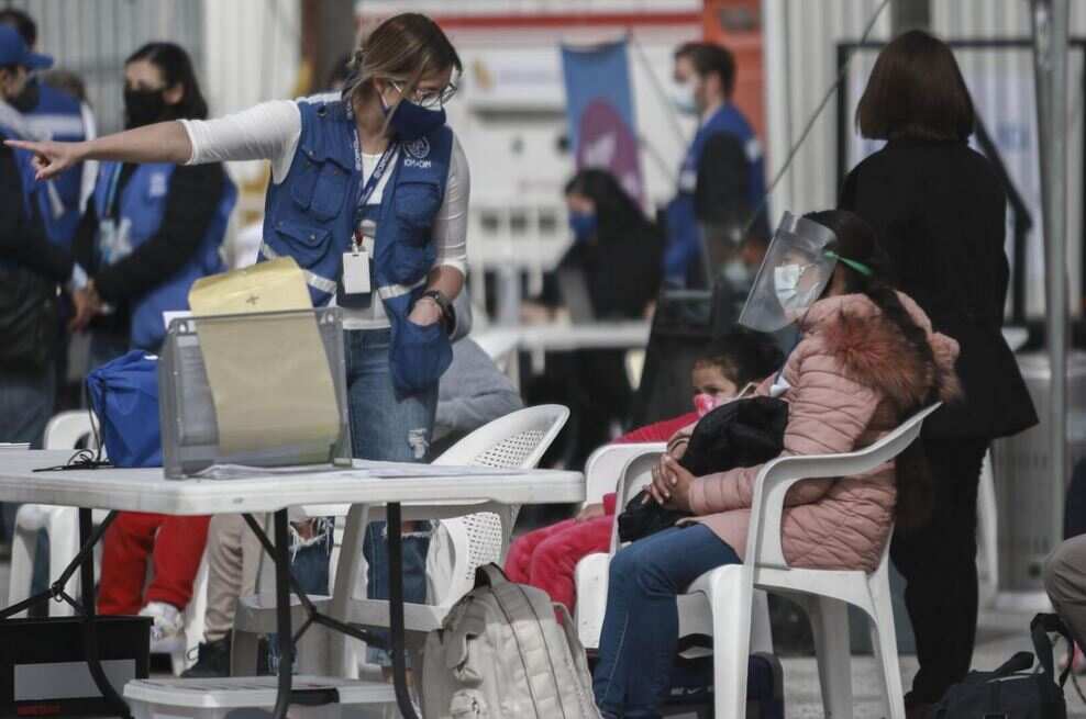Asylum-seekers cross into the US amid change in immigration policy