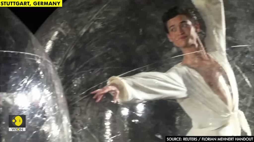 Artists in a bubble - keeping social distance in corona times