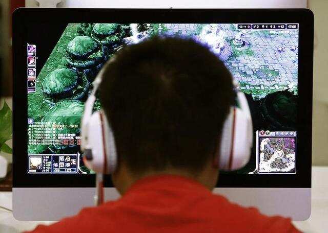 Facebook, Google CEOs suggest ways to reform key internet law