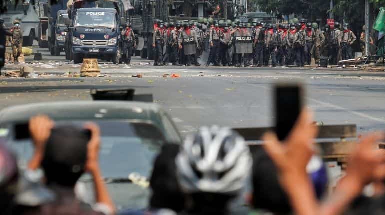 'I will shoot whoever I see': Myanmar soldiers use TikTok to threaten protesters 'I will shoot whoever I see': Myanmar soldiers use TikTok to threaten protesters