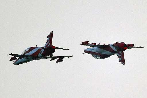 IAF jets perform air stunt