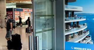 Cyprus opens doors to vaccinated British tourists