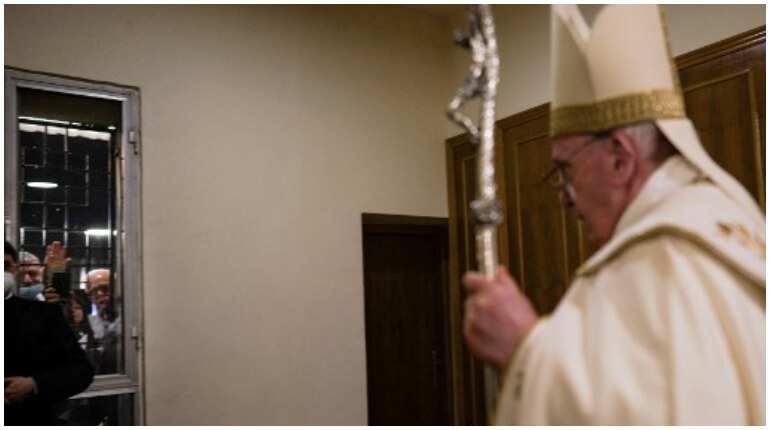 Glimpse of the Holy Father