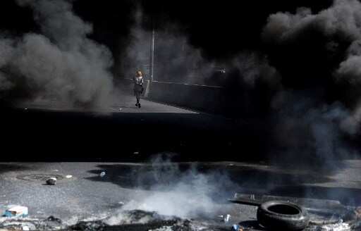 Lebanese pound falls