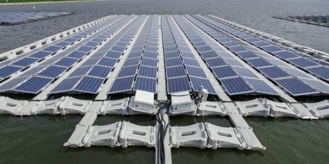 Singapore builds mammoth floating solar farms