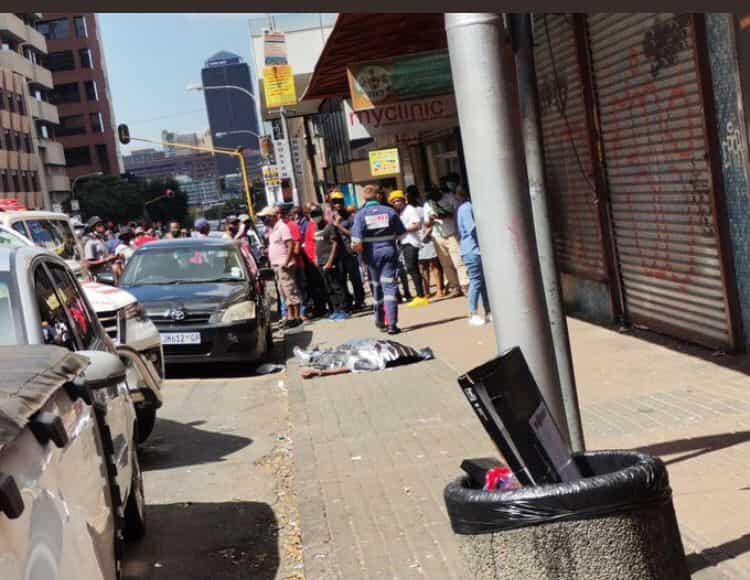One killed in police-student standoff in South Africa One killed in police-student standoff in South Africa