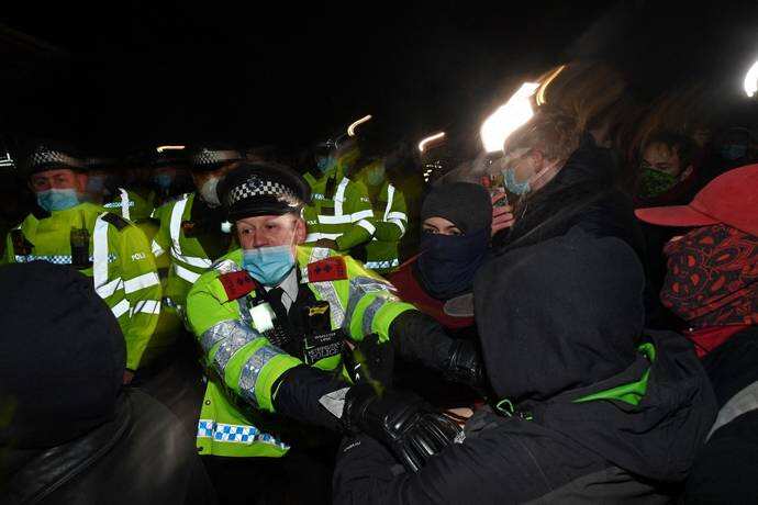 United Kingdom: London police officer charged with the murder of Sarah Everard