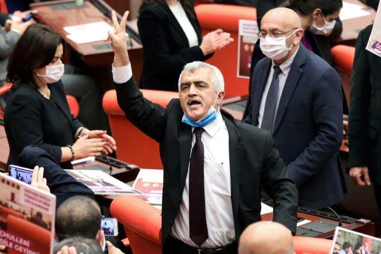 Turkey moves to ban pro-Kurdish HDP party