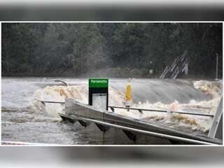 Record rains cause flash floods in Sydney