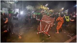 Thai protesters clash with police at Grand Palace