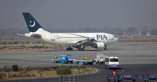 Pakistan bans travel from 12 countries amid spike in coronavirus cases