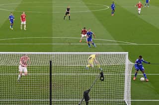 Leicester rock Man Utd to reach FA Cup semis, Chelsea face Man City in last four