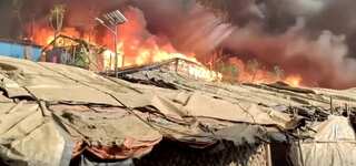 Fire sweeps Rohingya refugee camp, several dead