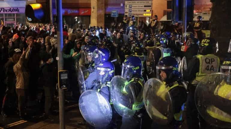 Police arrests 10 people at violent protest in Bristol, England
