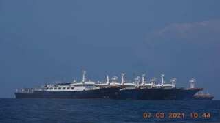 German warship heads for South China Sea amid tension with Beijing