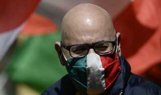 Italy reports 344 coronavirus deaths on Saturday, 17,567 new cases