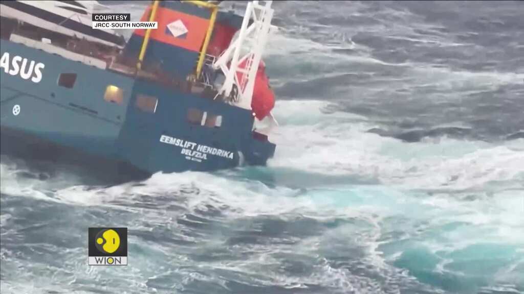 Crew of Dutch cargo ship evacuated in stormy weather