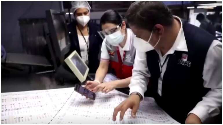 Peru distributes ballots as country prepares to vote Peru distributes ballots as country prepares to vote