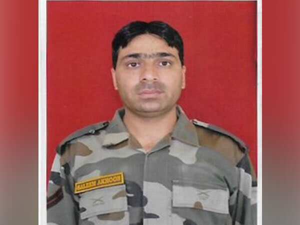 India: Off-duty soldier shot dead in Kashmir