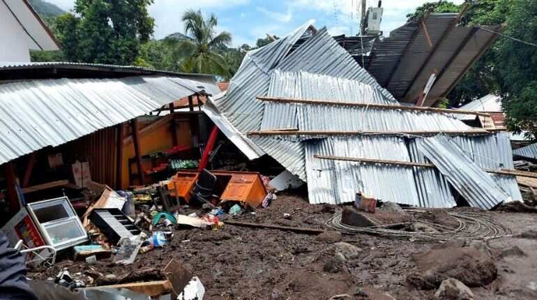Cyclone Seroja causes 'widespread damage' in Australia's west coast