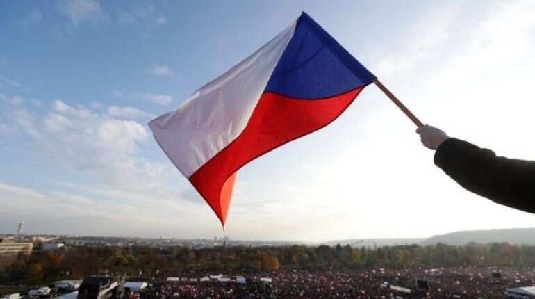 Czech central bank continues rate cuts amid slow economy recovery