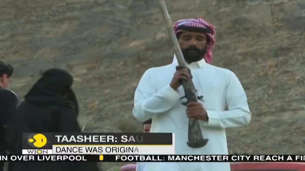 Saudis keep traditional 'Taasheer' war dance alive