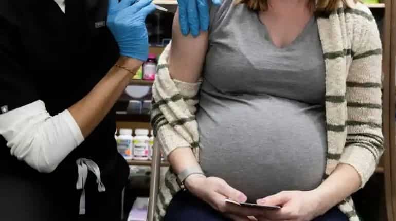 US CDC officially recommends Covid vaccines for pregnant women