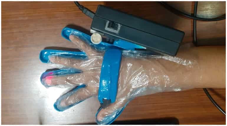 This palm-sized device can detect COVID in seconds, claim researchers ...
