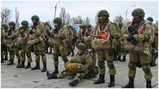 Russia orders its troops back from areas near Ukraine border