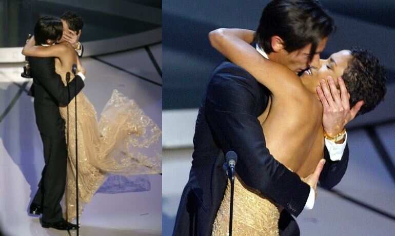 Lip lock at the Oscars stage