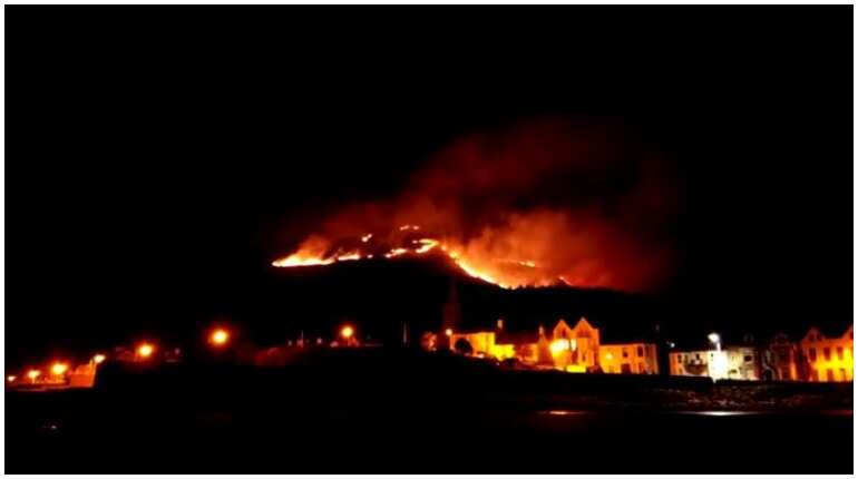 Mountain fire in Northern Ireland rages on third day Mountain fire in Northern Ireland rages on third day