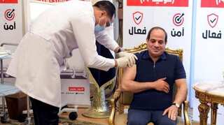 Sisi gets vaccinated against coronavirus as Egypt records 912 new cases