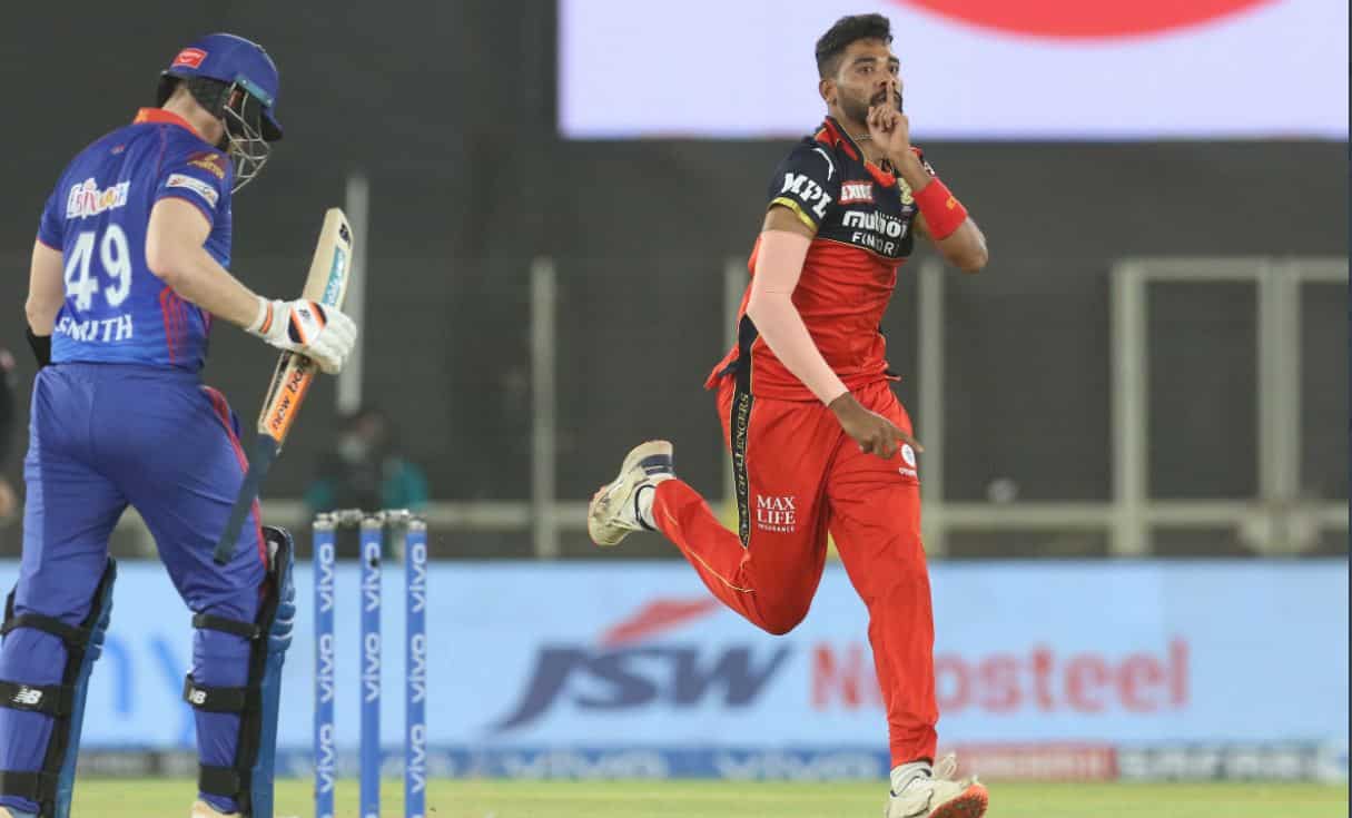 Siraj turns the clock back, removes Steve Smith again (Photo: IPL)