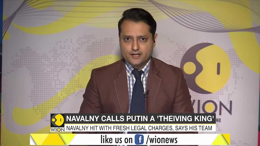 Alexei Navalny Calls Putin A 'naked, thieving king' in court hearing