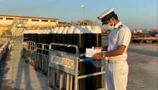 Indian Air Force flies 450 oxygen cylinders from UK to Chennai, 450 more to arrive 