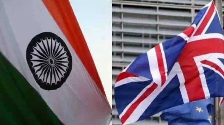 Top 10 world news today: UK-India sign trade deal, Egypt purchases Rafale jets from France, and more