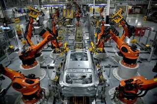 North American companies buying more robots to keep up with demand