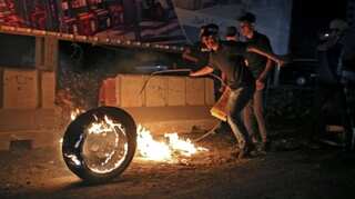 Jerusalem: Scores more injured in another night of deadly clashes