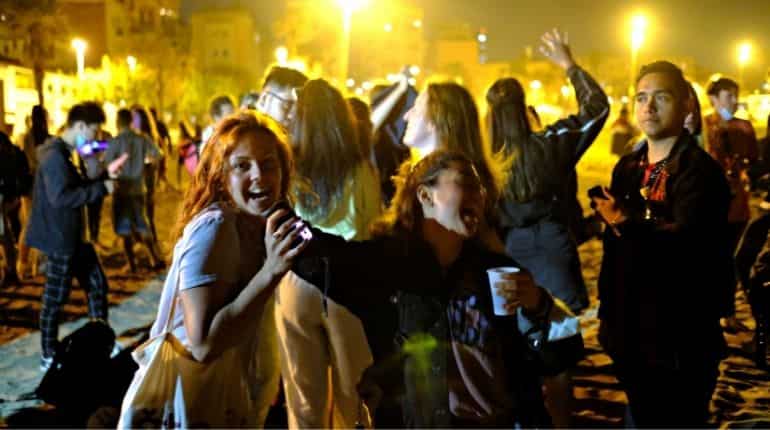 Spain celebrates end of lockdown, expert warns pandemic isn't over