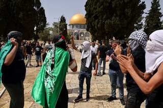 Jerusalem under siege as Israelis and Palestinians clash