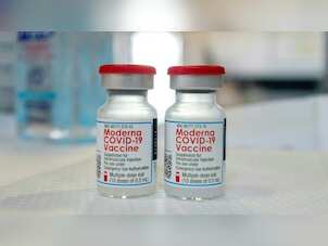 Moderna begins trial of Omicron-specific vaccine for adults