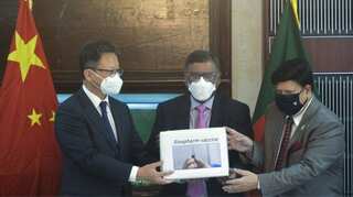China delivers half a million vaccines to Bangladesh