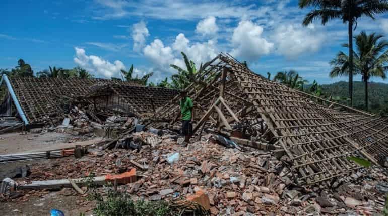 6.6 magnitude quake hits off Indonesia's Sumatra: USGS 6.6 magnitude quake hits off Indonesia's Sumatra: USGS