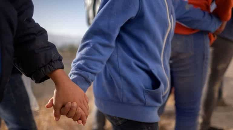 Reports of migrant children packed in buses 'unacceptable, says US agency Reports of migrant children packed in buses 'unacceptable, says US agency