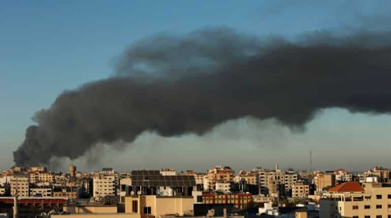 Israel bombs home of Hamas chief in Gaza; violence shows no signs of abating Israel bombs home of Hamas chief in Gaza; violence shows no signs of abating