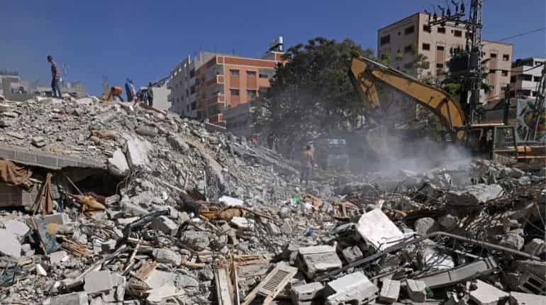 Israeli strikes on Gaza kill 17 people on Sunday, taking death toll to 174 Israeli strikes on Gaza kill 17 people on Sunday, taking death toll to 174