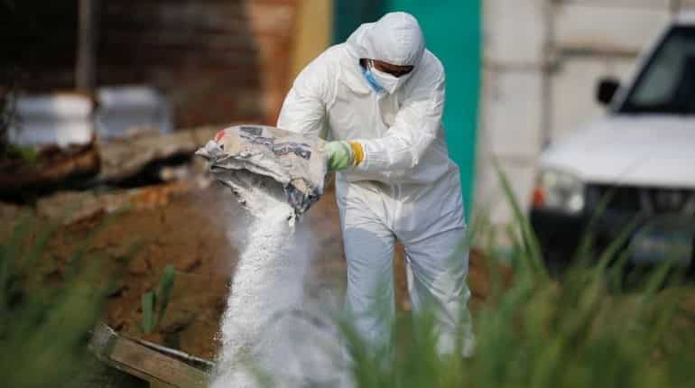 El Salvador former cop-turned gangster had 14 victims buried at his home El Salvador former cop-turned gangster had 14 victims buried at his home