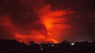 Congo volcano leaves death and smoking wreckage, but major city spared 